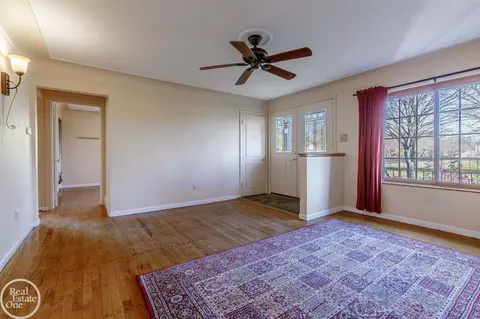 795 St Clair, Grosse Pointe, MI 48230 photo 14