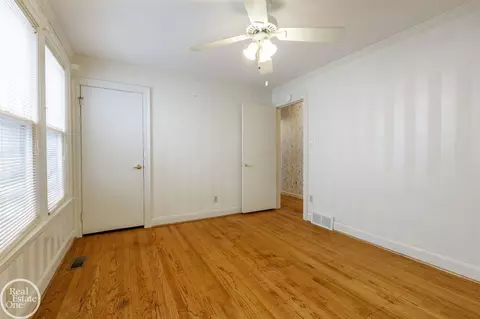 795 St Clair, Grosse Pointe, MI 48230 photo 25