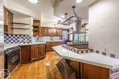 795 St Clair, Grosse Pointe, MI 48230 photo 12