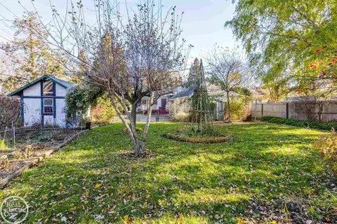 795 St Clair, Grosse Pointe, MI 48230 photo 7