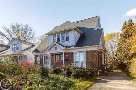 795 St Clair, Grosse Pointe, MI 48230 photo 2