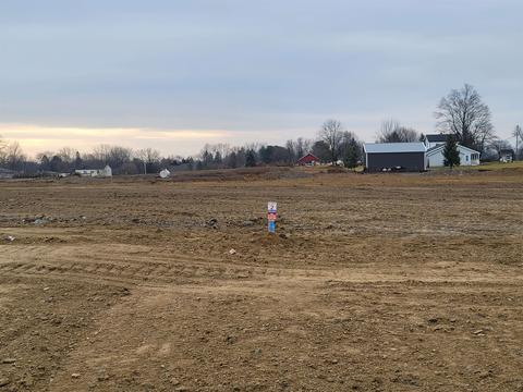 5463 Championship Dr, Linden, MI 48451