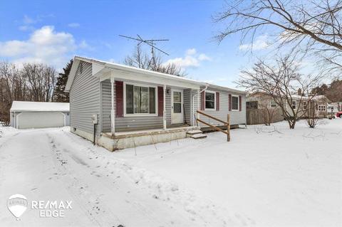 426 Wild Oak Ln, Perry, MI 48872 photo 2