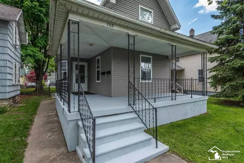 709 E 3rd, Monroe, MI 48161 photo 1