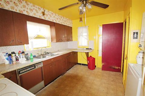 833 E Wellington Ave, Flint, MI 48503 photo 10