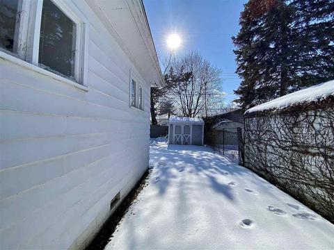 610 Burroughs Ave, Flint, MI 48507 photo 25