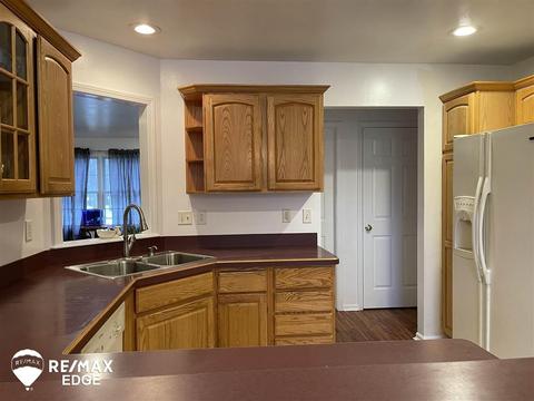 9123 Pembrook Dr, Davison, MI 48423 photo 3