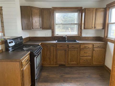 429 E Howard, Owosso, MI 48867 photo 2