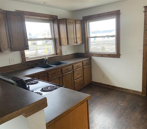 429 E Howard, Owosso, MI 48867 photo 3