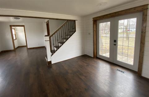 429 E Howard, Owosso, MI 48867 photo 6