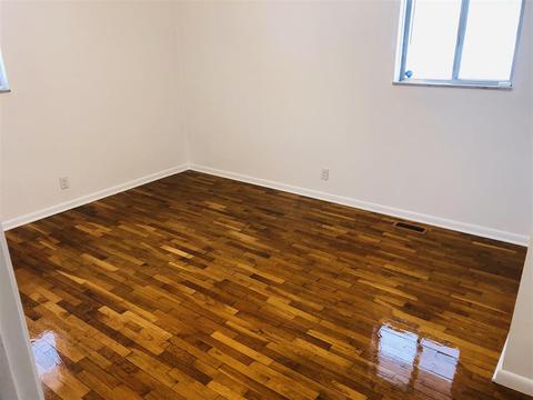 1020 Springview, Flushing, MI 48433 photo 5