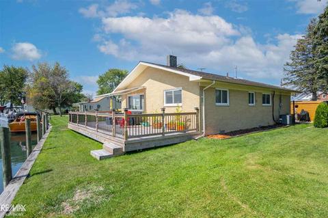 10081 St John Dr, Algonac, MI 48001 photo 25