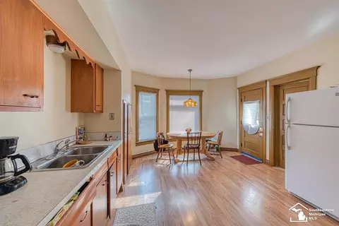 309 Monroe, Carleton, MI 48117 photo 2