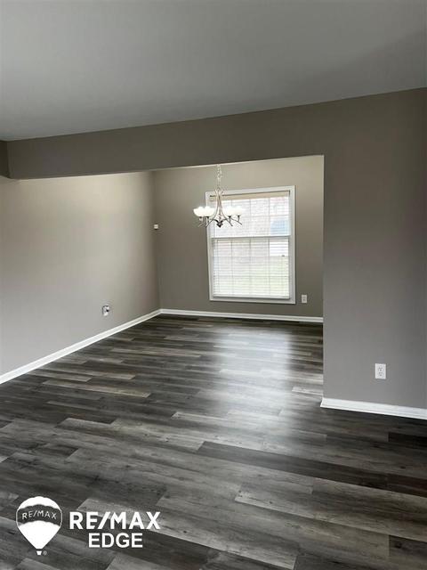 1393 Williamsburg, Flint, MI 48507 photo 2