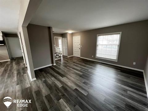 1393 Williamsburg, Flint, MI 48507 photo 4