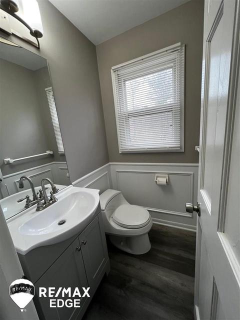 1393 Williamsburg, Flint, MI 48507 photo 18