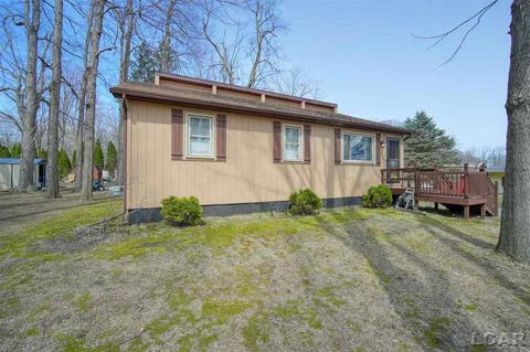 1866 Dawson Dr, Adrian, MI 49221 photo 1