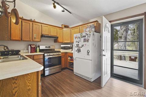 1866 Dawson Dr, Adrian, MI 49221 photo 8