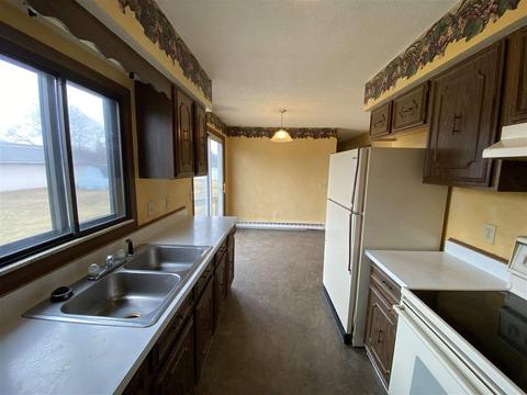 264 Parkway Ct, Gladwin, MI 48624 photo 4