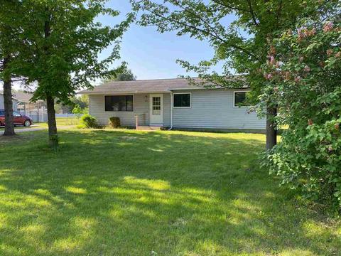 264 Parkway Ct, Gladwin, MI 48624 photo 2