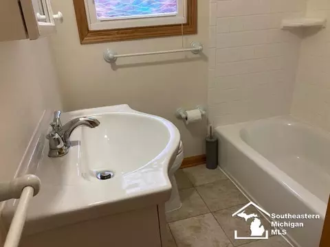 14738 Chamberlain, Flat Rock, MI 48134 photo 12