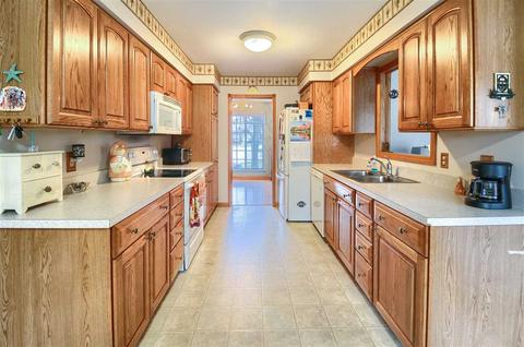 611 Fairfield Dr, Flushing, MI 48433 photo 12