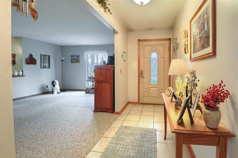 611 Fairfield Dr, Flushing, MI 48433 photo 4