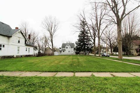 219 N Cedar, Owosso, MI 48867