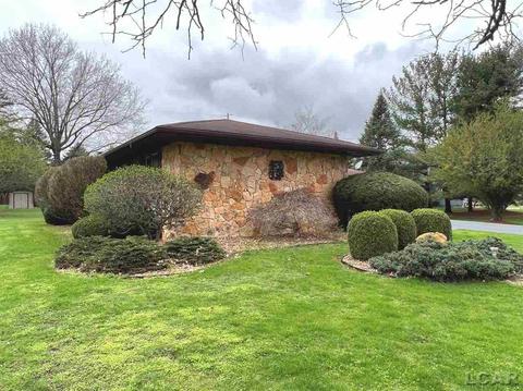 1486 Cherry Dr, Adrian, MI 49221 photo 4