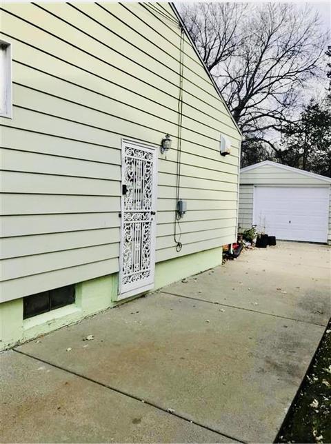 1819 Chelan St, Flint, MI 48503 photo 4