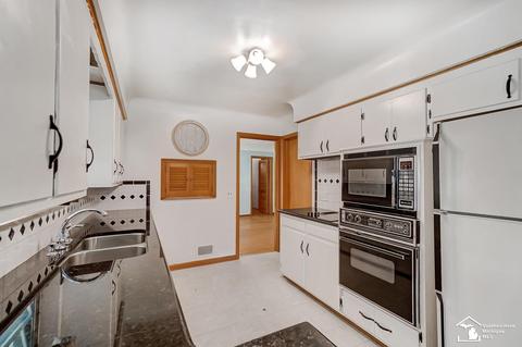 2269 Smith, Temperance, MI 48182 photo 17