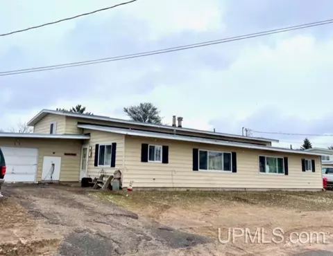 105 107 Crusader, Gwinn, MI 49841 photo 2