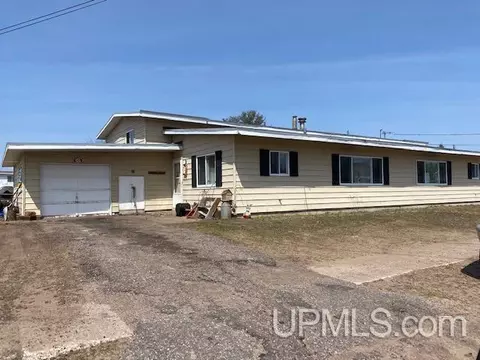 105 107 Crusader, Gwinn, MI 49841 photo 3