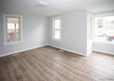 420 River St, Adrian, MI 49221 photo 5