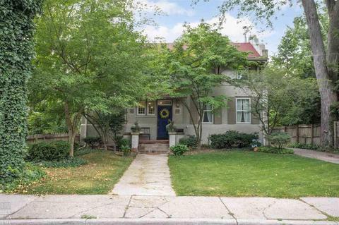 35 Fisher Rd, Grosse Pointe, MI 48230 photo 2
