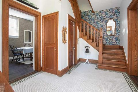 35 Fisher Rd, Grosse Pointe, MI 48230 photo 15