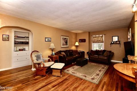 306 Oak, Flushing, MI 48433 photo 6