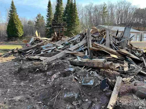 484 Ready, Ishpeming, MI 49849 photo 6