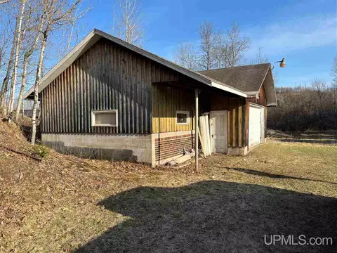 484 Ready, Ishpeming, MI 49849 photo 4