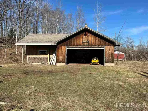 484 Ready, Ishpeming, MI 49849 photo 1