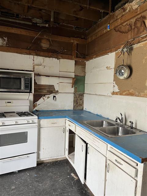 320 Cass St, Owosso, MI 48867 photo 7
