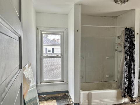 320 Cass St, Owosso, MI 48867 photo 14