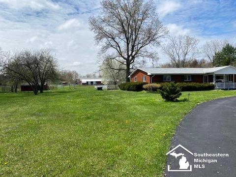 1875 W Hurd, Monroe, MI 48162 photo 2