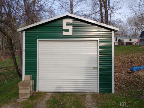 1059 Crestview Dr, Harrison, MI 48625 photo 2