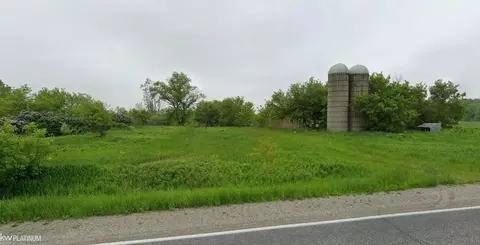 5082 Palms, Casco, MI 48064 photo 2