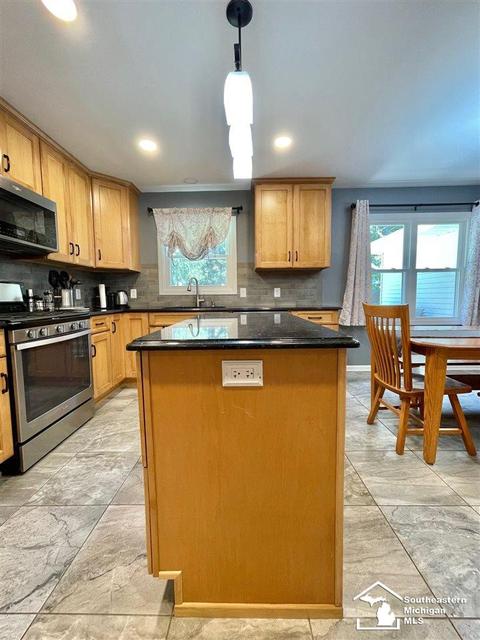 6936 Jackman Rd, Temperance, MI 48182 photo 9