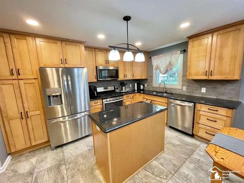 6936 Jackman Rd, Temperance, MI 48182 photo 5