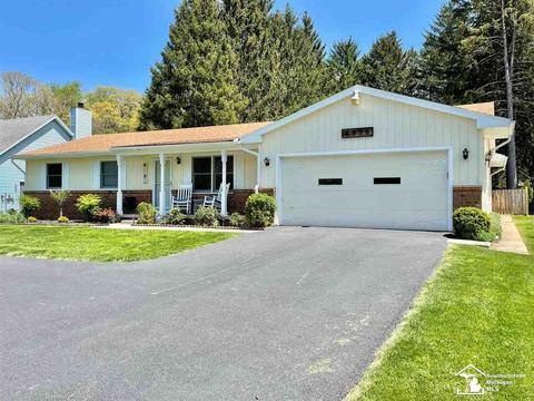 6936 Jackman Rd, Temperance, MI 48182 photo 2