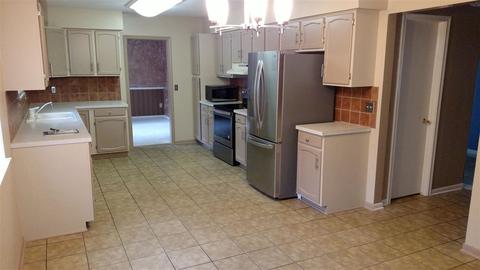 6481 Bonnie Dr, Flushing, MI 48433 photo 3