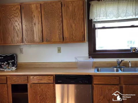 902 E 8th, Monroe, MI 48161 photo 4